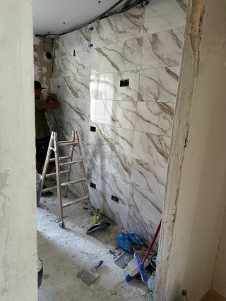 Busco trabajo como ayudante de construcción,reform