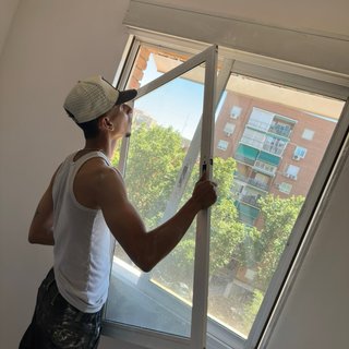 Busco trabajo como ayudante de construcción,reform