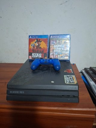 PlayStation 4 Pro con 2 Juegos