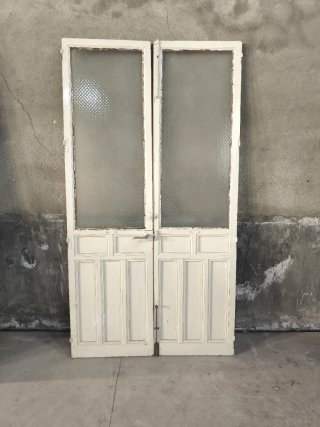 Antiguas puertas doble con cristales