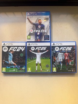 Pacchetto 4 Videogiochi PS4/PS5: FIFA 23, FC 24, FC 25, FC 26