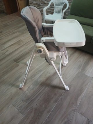 Trona Inglesina plegable para bebé