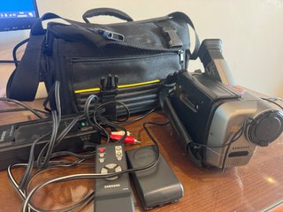 Videocámara Samsung con Accesorios