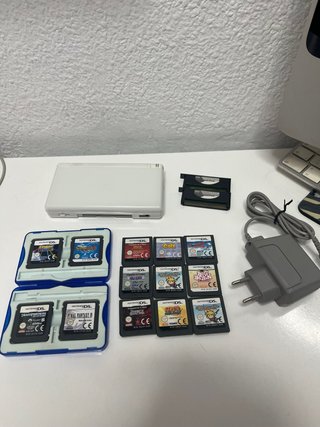 Nintendo DS Lite Blanca con 13 Juegos