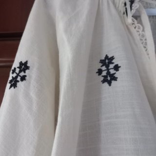 Blusa Zara bordada blanca talla S