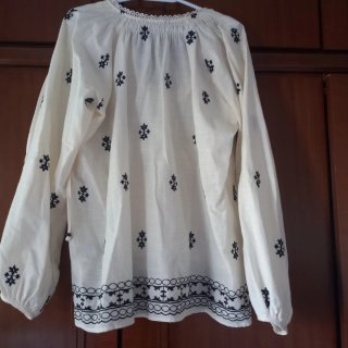 Blusa Zara bordada blanca talla S
