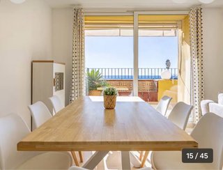 Mesa de comedor de madera
