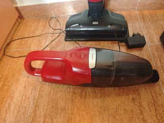 Aspirador Escoba AEG Rojo