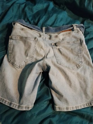 Pantalón Vaquero Corto con Cinturón