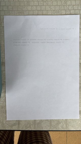 Máquina de escribir Olivetti Studio 46
