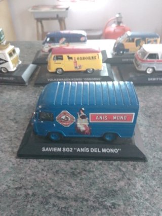 Coche miniatura Saviem SG2 Anís del Mono