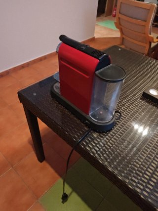 Cafetera Nespresso Roja