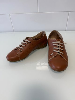 Zapatos marrones talla 36