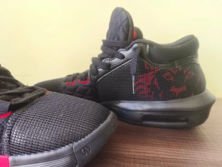 Zapatillas Nike LeBron Witness 8
