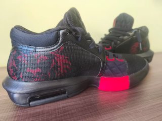 Zapatillas Nike LeBron Witness 8