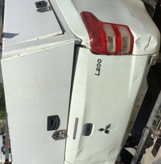 2928533 7245a025zz moldura paragolpes mitsubishi l