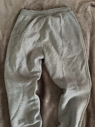 Pantalón chándal Adidas gris