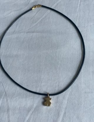 Colgante Tous de oro de 18k con Cordón Negro