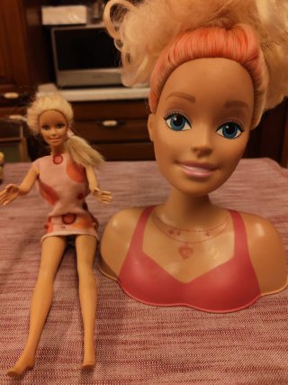 Coppia Barbie Mattel: Bambola e Testa