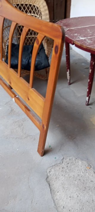 Cabecero de madera rústico
