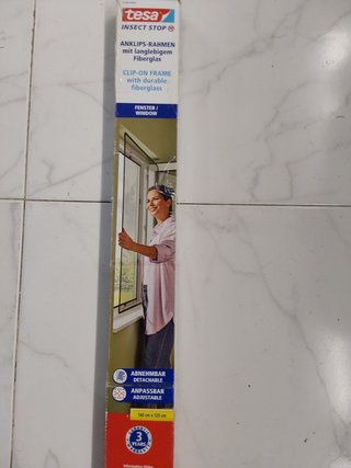 tesa Insect Stop Clip On - Mosquitera de Ventana con Marco Desmontable - Recortable a Medida - Malla