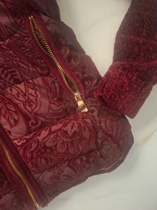 Chaqueta/ chaleco Desigual bordada roja talla 38