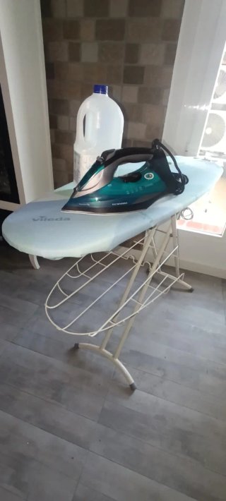 Plancha Cecotec Fast&Furious y Tabla Vileda