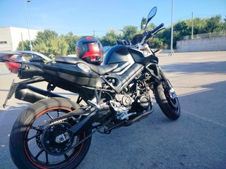 BMW Naked Negra