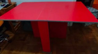 Mesa plegable de alas roja
