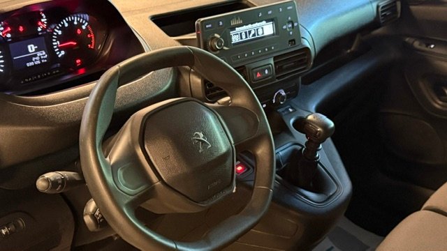 Peugeot Partner 2022, foto 13