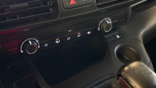 Peugeot Partner 2022, foto 18