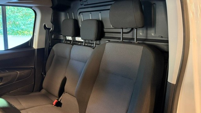 Peugeot Partner 2022, foto 22