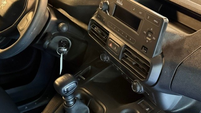 Peugeot Partner 2022, foto 25