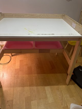 Scrivania per bambini Ikea Flisat con altezza regolabile