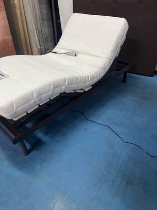 Letto con struttura a doghe (elettrico) e materasso in lattice 90x190