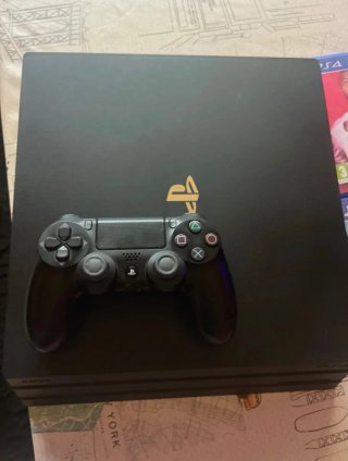 Consola PS4 Pro Negra + Mando