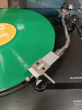 Tocadiscos Grundig alemán