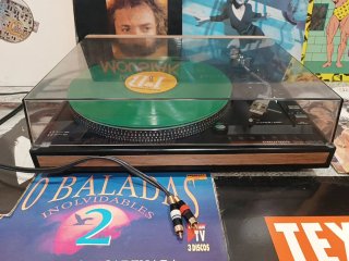 Tocadiscos Grundig alemán