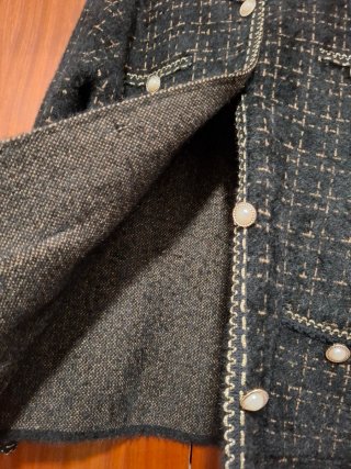 Chaqueta Estilo Chanel Negra y Dorada