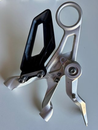 Estriberas originales - modelo K67 - BMW S1000RR