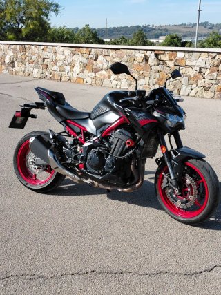 Kawasaki Z900 125cv Negra y Roja