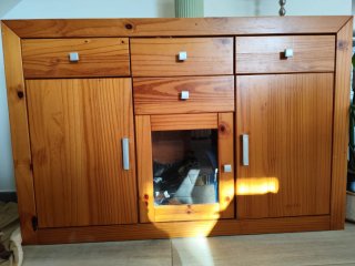 Mueble aparador madera maciza con cristal