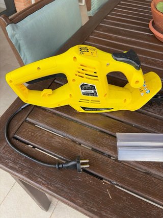 Cortasetos Eléctrico con Cable
