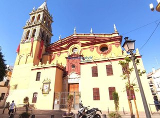 Local comercial en alquiler en Calle Betis - Pagés del Corro en Sevilla