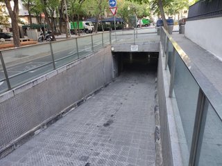 Garaje en alquiler en Les Tres Torres en Barcelona