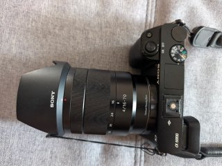 Cámara Sony A6000 con Objetivo Zeiss 16-70mm