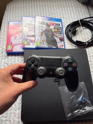 PS4 Slim 500GB + Mando + Auriculares