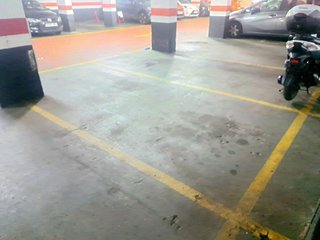 Garaje en alquiler en La Font de la Guatlla en Barcelona