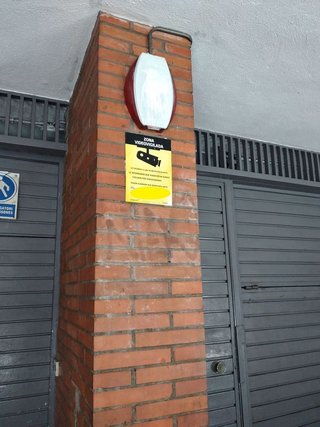 Garaje en alquiler en La Font de la Guatlla en Barcelona