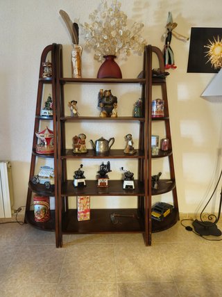 Estantería de madera Oriental, Pórtico. expositor